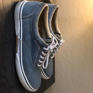 Sperry’s size 10